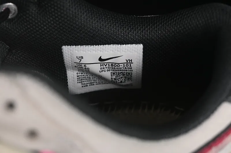 All Categories Nk SB Dunk Series Nk SB Dunk Low Low-top sneakers Nike Dunk Low Panda Prank Film Love Letter Rice Noodle Love Language Low-top casual sneakers HV1800-101